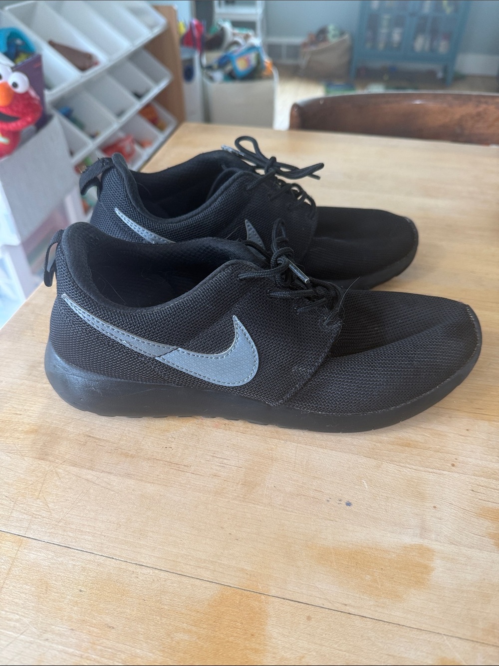 Nike Black Athletic Sneakers with Grey Swoosh